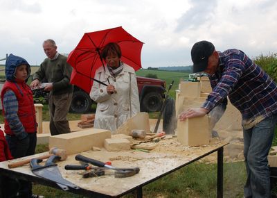 Mergel Rouwet workshop mergel carving in Remersdaal