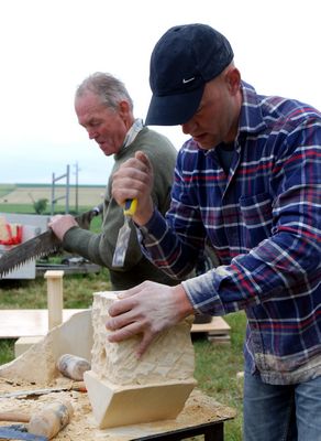 Mergel Rouwet workshop mergel carving in Remersdaal